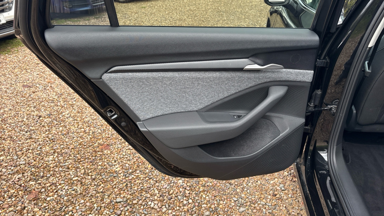 Skoda Superb 1.5 TSI iV SE Technology DSG 5dr Estate